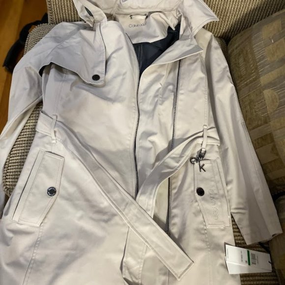 CK trench coat size M. new